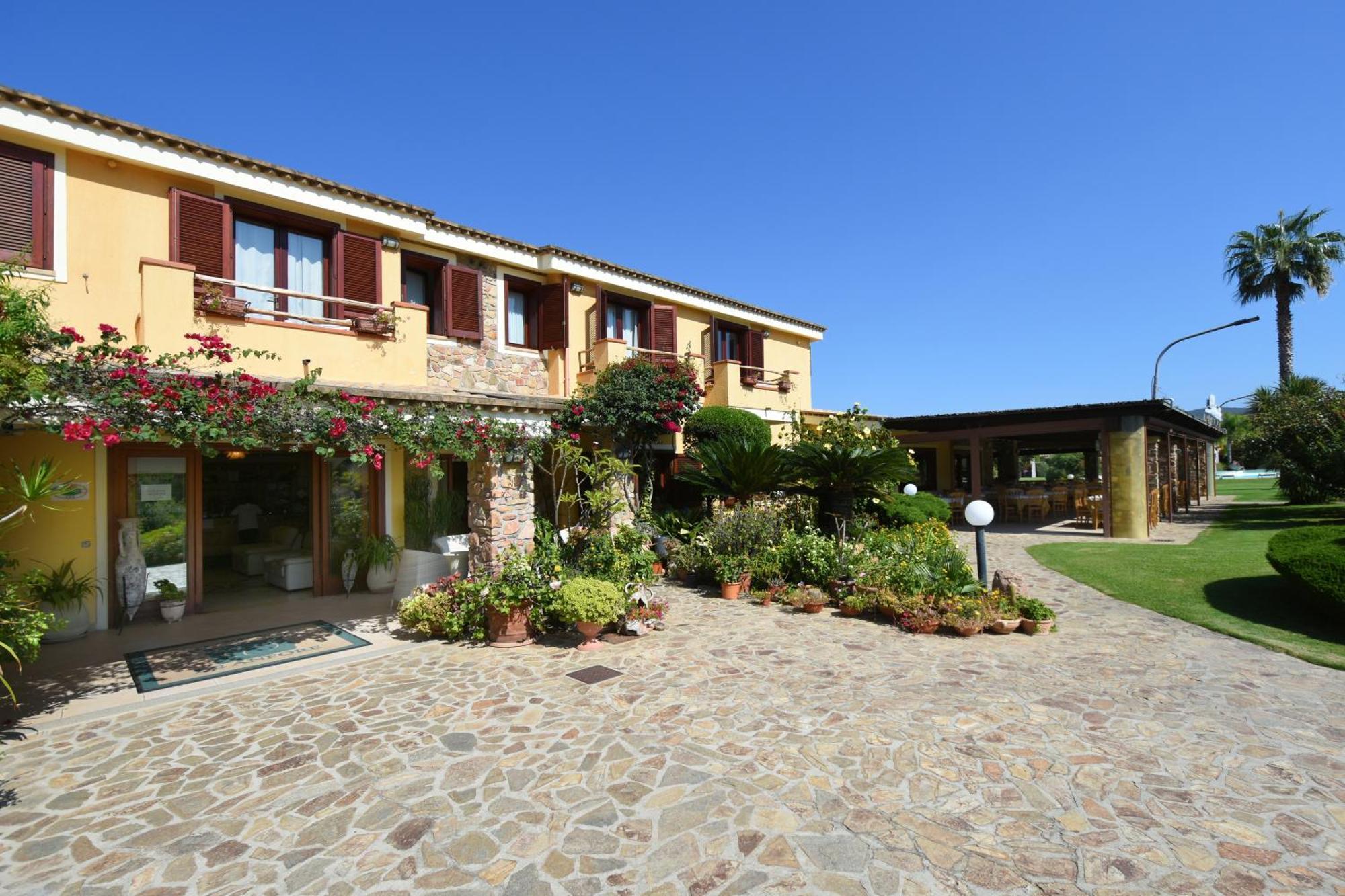 Le Anfore Hotel Villasimius Luaran gambar